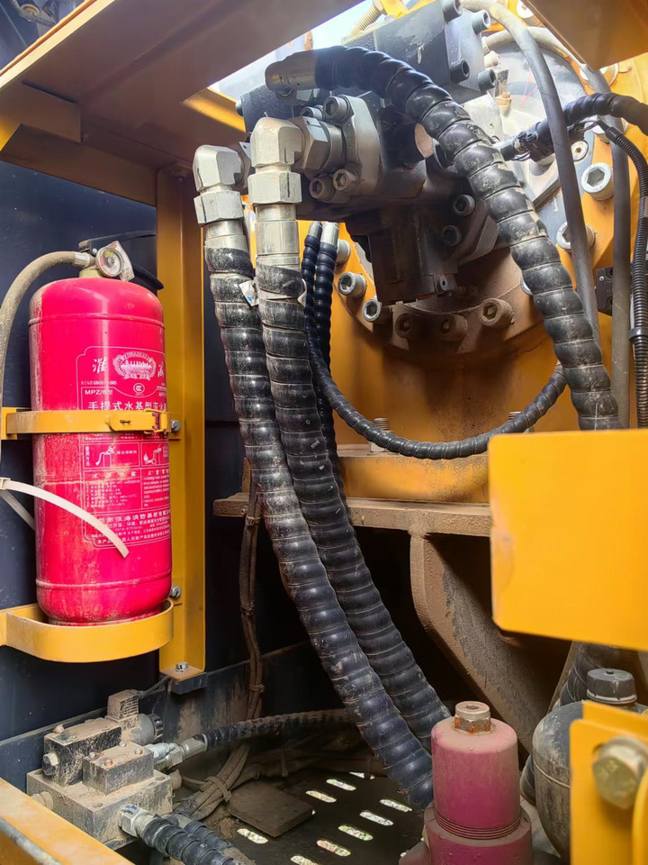 XCMG Official Second Hand Rotary Drill Machine XR160E Small Crawler Drill Rig Hot Sale - Пробивна машина: снимка 4 XCMG Official Second Hand Rotary Drill Machine XR160E Small Crawler Drill Rig Hot Sale - Пробивна машина: снимка 4
