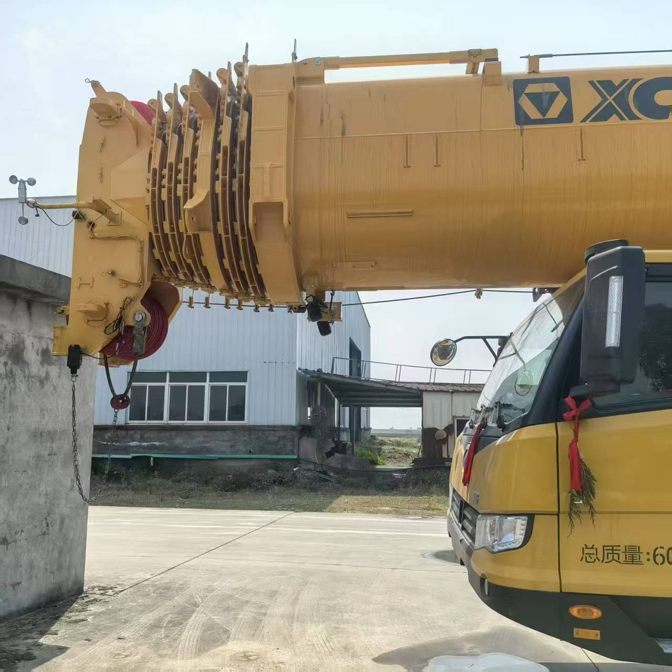 XCMG Official Second Hand Truck Mounted Crane XCA300L8_1 300 ton Mobile Crane Price - Кран за всякакви терени: снимка 3 XCMG Official Second Hand Truck Mounted Crane XCA300L8_1 300 ton Mobile Crane Price - Кран за всякакви терени: снимка 3