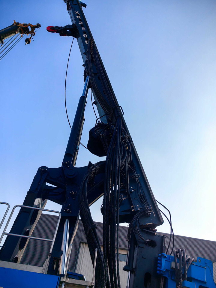 XCMG Official Second Hand XR240E 80m Rotary Drilling Rig Machine Hot Sale - Пробивна машина: снимка 4 XCMG Official Second Hand XR240E 80m Rotary Drilling Rig Machine Hot Sale - Пробивна машина: снимка 4