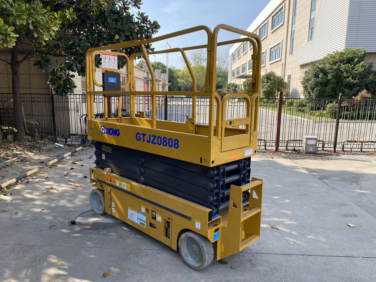 XCMG Official Used Aerial Work Platform Lift GTJZ0808 8m Hydraulic Scissor Lift Price - Ножична работна платформа: снимка 2 XCMG Official Used Aerial Work Platform Lift GTJZ0808 8m Hydraulic Scissor Lift Price - Ножична работна платформа: снимка 2