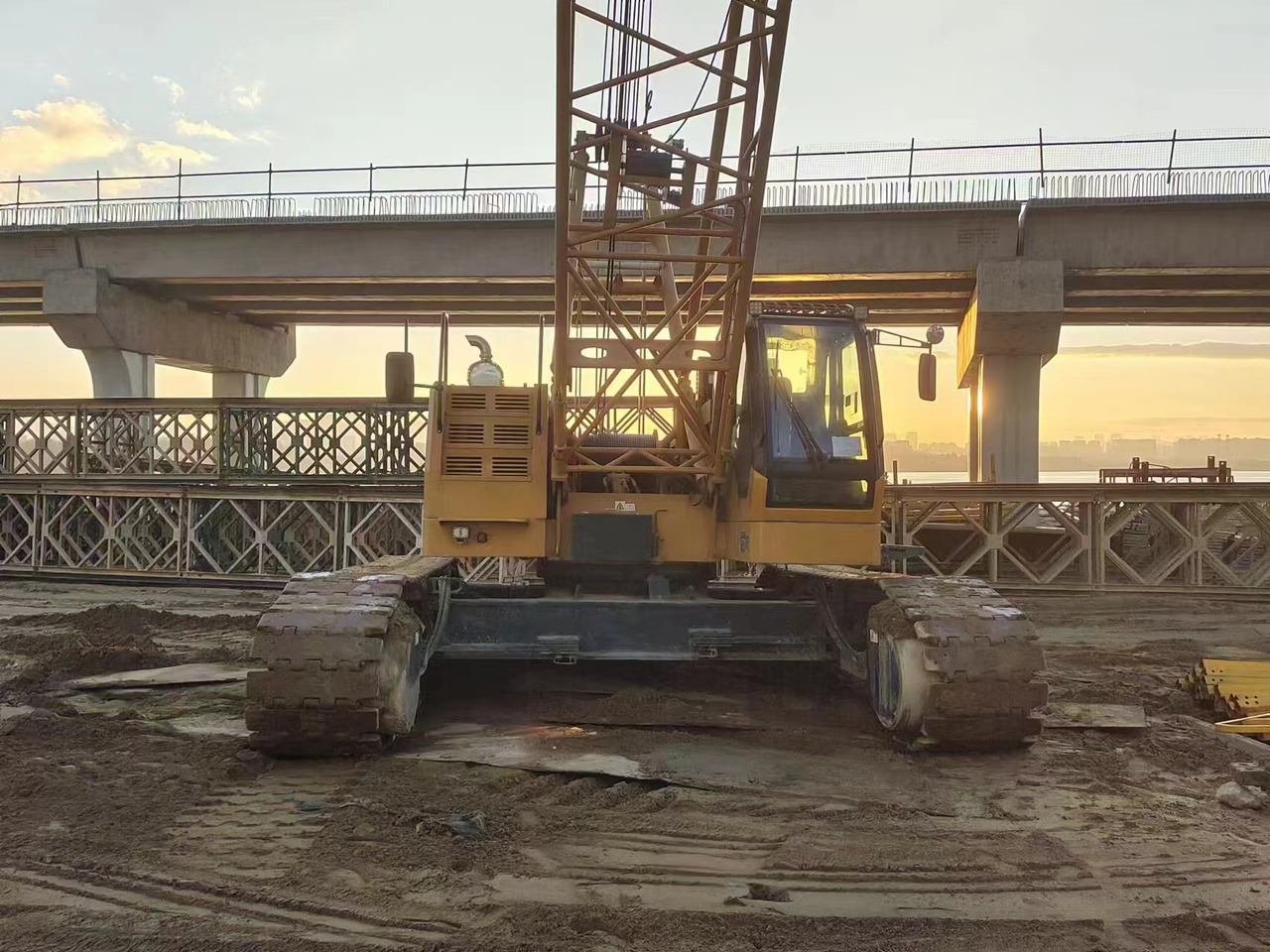 XCMG Official Used Mini Mobile Crane XGC75 75 Ton Crawler Crane With Cheap Price - Верижен кран: снимка 3 XCMG Official Used Mini Mobile Crane XGC75 75 Ton Crawler Crane With Cheap Price - Верижен кран: снимка 3