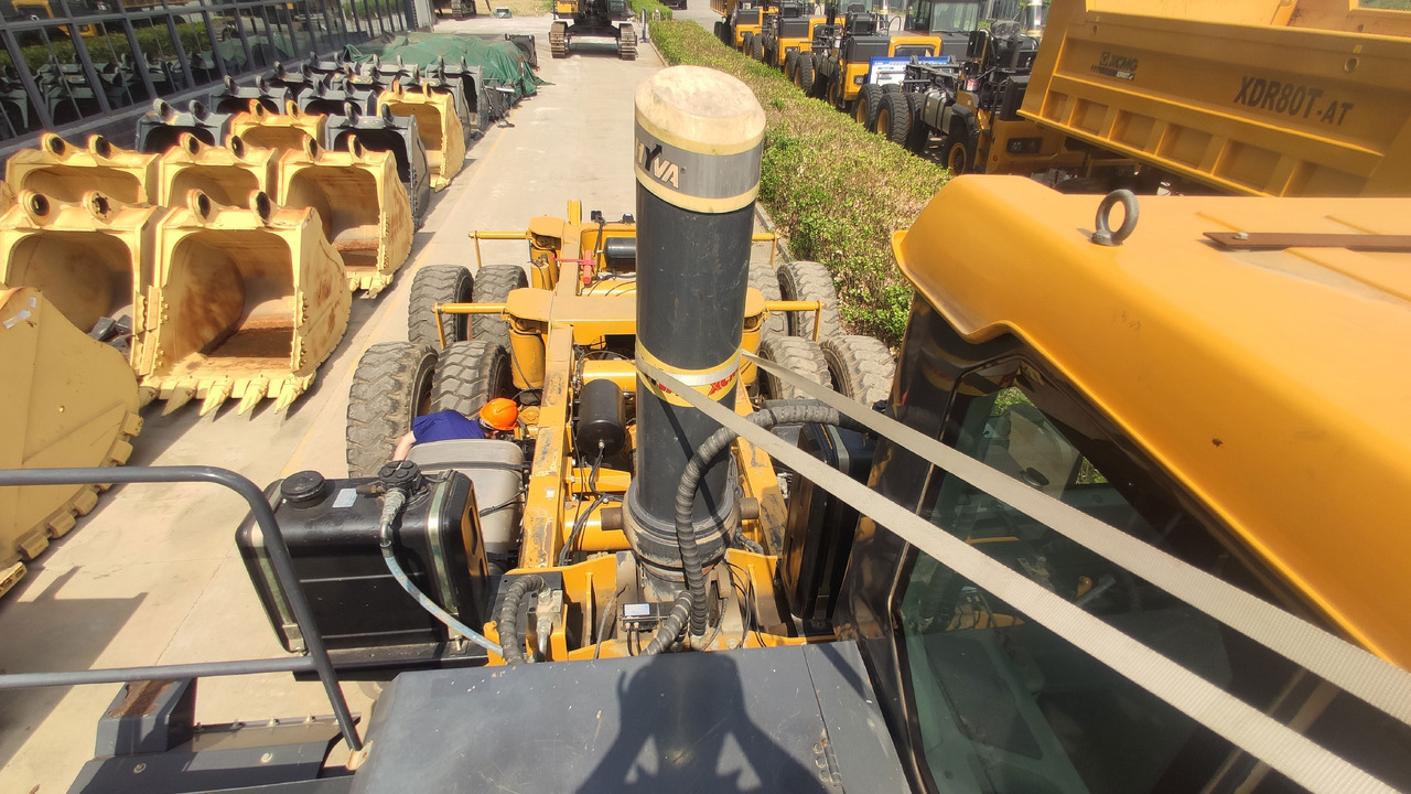 Лизинг на  XCMG Official Used Mining Dump Trucks XDR80T 70 Ton Dumper Truck For Sale XCMG Official Used Mining Dump Trucks XDR80T 70 Ton Dumper Truck For Sale: снимка 10
