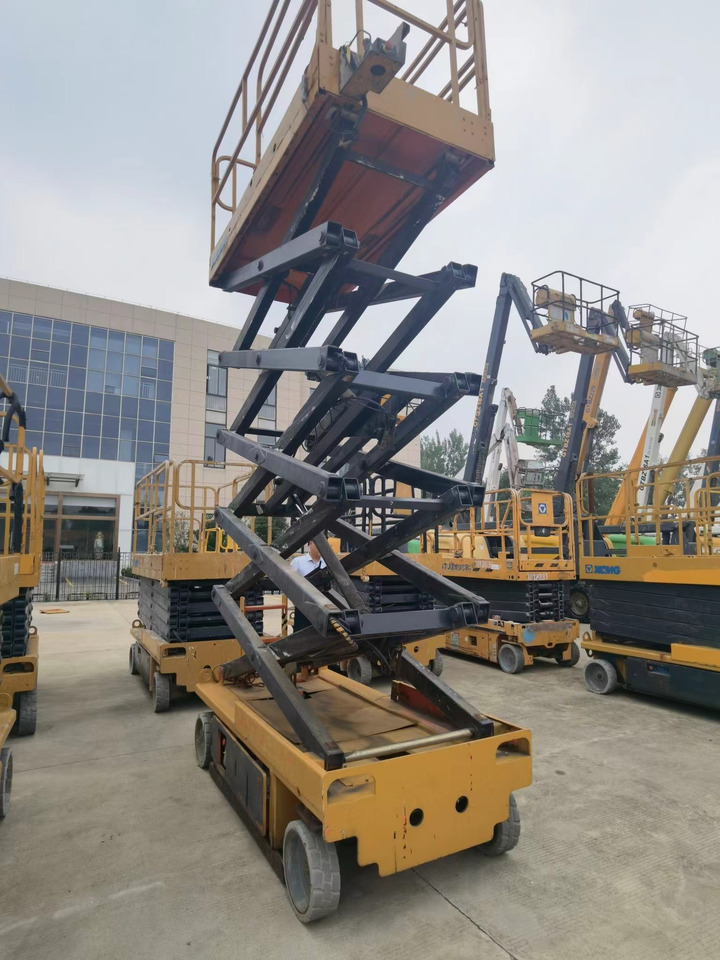 XCMG Official Used Self Propelled Lift GTJZ1012 10m Scissors Lift Platform Price List - Ножична работна платформа: снимка 3 XCMG Official Used Self Propelled Lift GTJZ1012 10m Scissors Lift Platform Price List - Ножична работна платформа: снимка 3