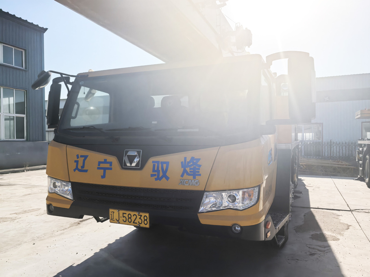XCMG Official Used Truck-mounted Cranes QY80K5C 80Ton Mobile Cranes Price List - Автокран: снимка 3 XCMG Official Used Truck-mounted Cranes QY80K5C 80Ton Mobile Cranes Price List - Автокран: снимка 3