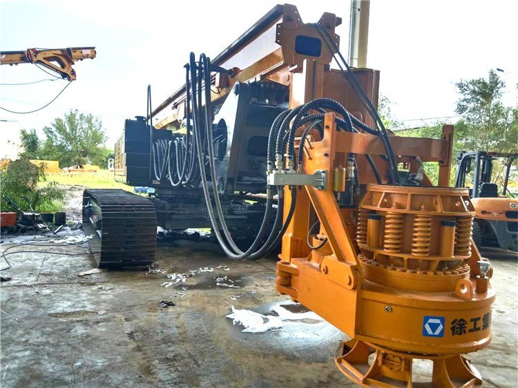 XCMG Official Xr220d 2017 Year Small Track Drilling Rig Used Hydraulic Rotary Drill Rig Price - Пробивна машина: снимка 2 XCMG Official Xr220d 2017 Year Small Track Drilling Rig Used Hydraulic Rotary Drill Rig Price - Пробивна машина: снимка 2