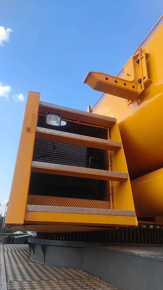 XCMG Truck crane Second Hand mobile hydraulic crane QAY160 Used - Автокран: снимка 3 XCMG Truck crane Second Hand mobile hydraulic crane QAY160 Used - Автокран: снимка 3