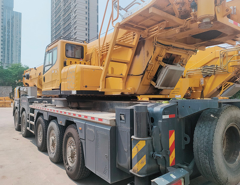 XCMG XCT130L8 second hand 130ton small hydraulic crane for sale - Автокран: снимка 5 XCMG XCT130L8 second hand 130ton small hydraulic crane for sale - Автокран: снимка 5