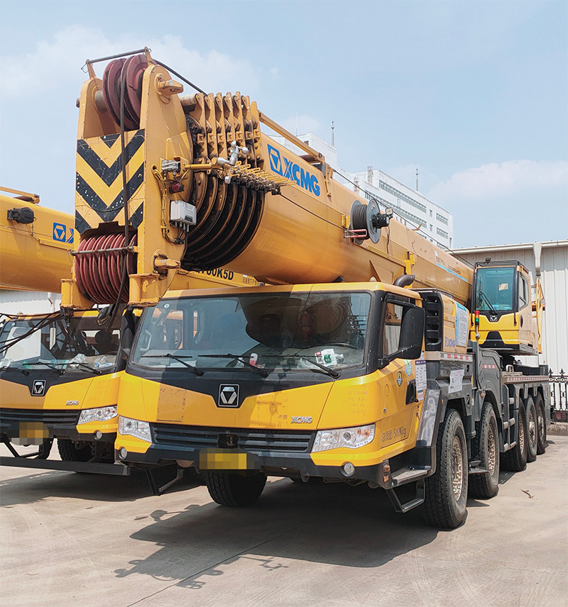 XCMG XCT130L8 second hand 130ton small hydraulic crane for sale - Автокран: снимка 2 XCMG XCT130L8 second hand 130ton small hydraulic crane for sale - Автокран: снимка 2