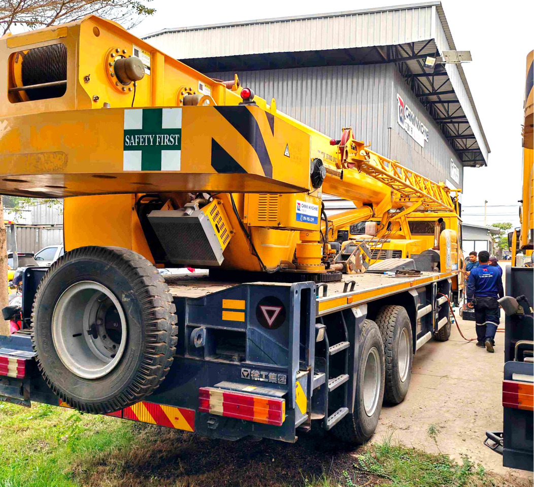 XCMG XCT16_Y 16ton mobile drive 4-Section Telescopic Crane truck - Автокран: снимка 3 XCMG XCT16_Y 16ton mobile drive 4-Section Telescopic Crane truck - Автокран: снимка 3