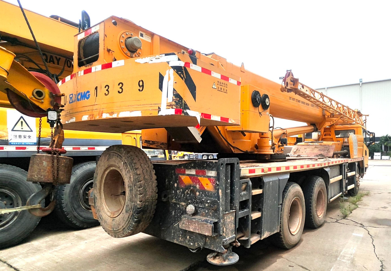 XCMG XCT20L5 20ton used 5-section mobile hydraulic truck crane price - Автокран: снимка 5 XCMG XCT20L5 20ton used 5-section mobile hydraulic truck crane price - Автокран: снимка 5