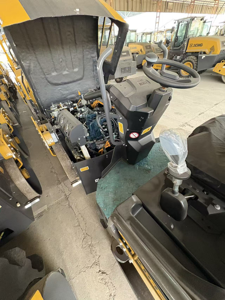 XCMG XD140VT 4ton small Light Diesel Vibratory Road Roller - Мини валяк: снимка 4 XCMG XD140VT 4ton small Light Diesel Vibratory Road Roller - Мини валяк: снимка 4