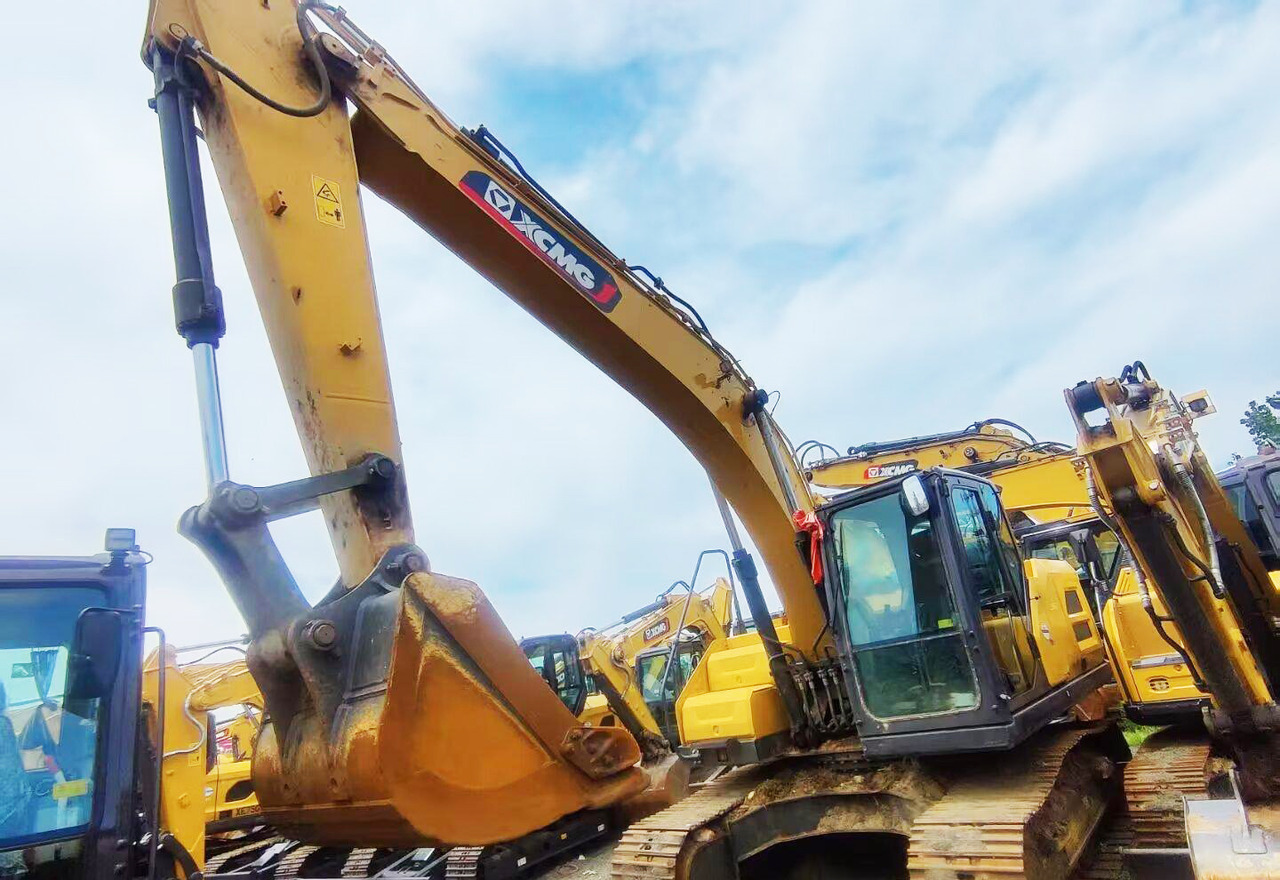 XCMG XE200GH medium 20ton crawler excavator used - Верижен багер: снимка 2 XCMG XE200GH medium 20ton crawler excavator used - Верижен багер: снимка 2