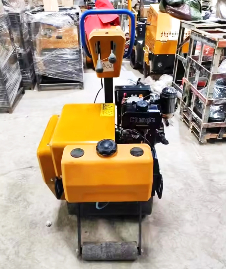 XCMG XMR030 small mini light single drum vibratory road roller - Мини валяк: снимка 4 XCMG XMR030 small mini light single drum vibratory road roller - Мини валяк: снимка 4