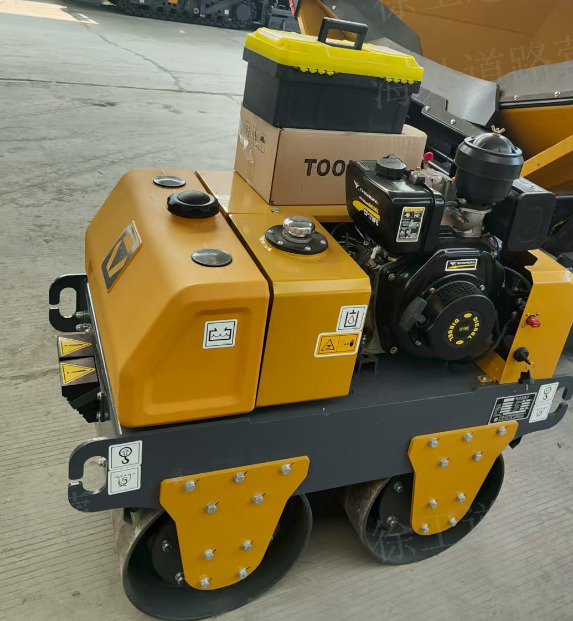 XCMG XMR050 small double mini vibration drum vibratory road roller price - Мини валяк: снимка 5 XCMG XMR050 small double mini vibration drum vibratory road roller price - Мини валяк: снимка 5