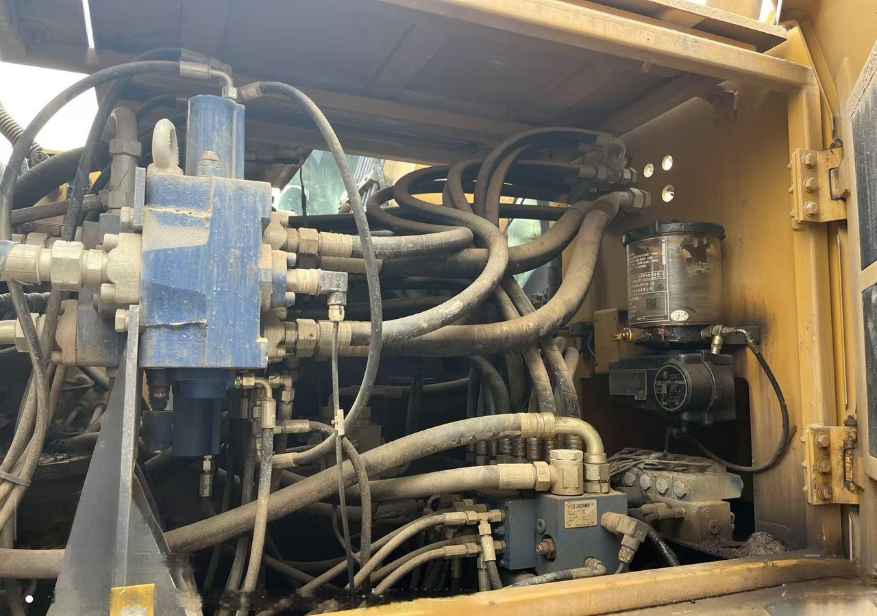 XCMG XR180D used rotary drilling rig machine for sale - Пробивна машина: снимка 3 XCMG XR180D used rotary drilling rig machine for sale - Пробивна машина: снимка 3