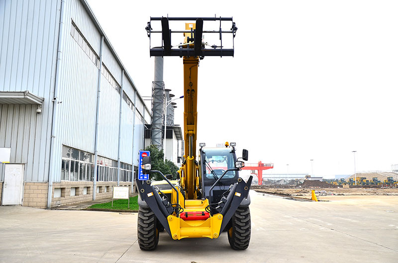 XCMG XTF1256K 5.4ton used diesel forklift loader telehandler for sale - Телескопичен товарач: снимка 5 XCMG XTF1256K 5.4ton used diesel forklift loader telehandler for sale - Телескопичен товарач: снимка 5