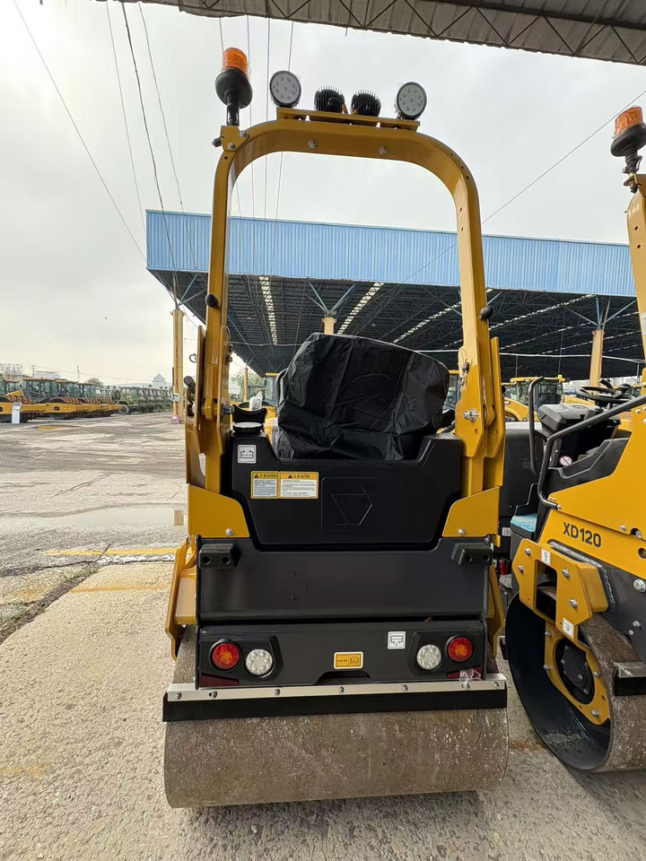 XCMG small XD120 Double Drum Vibratory Road Roller - Мини валяк: снимка 3 XCMG small XD120 Double Drum Vibratory Road Roller - Мини валяк: снимка 3