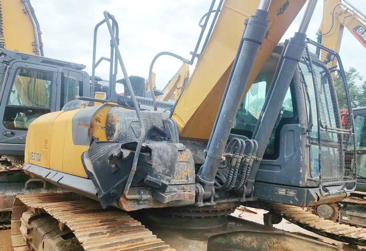 XCMG used 27ton crawler excavator XE270DK price - Верижен багер: снимка 3 XCMG used 27ton crawler excavator XE270DK price - Верижен багер: снимка 3