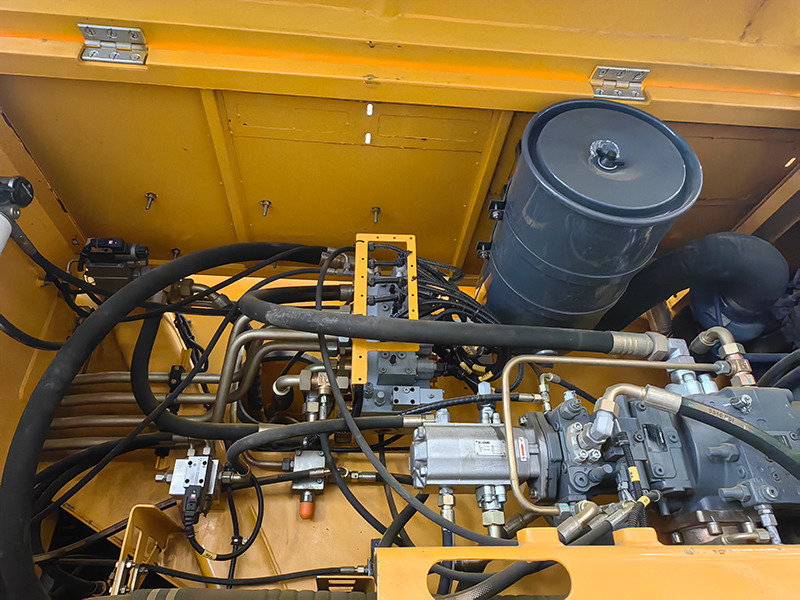 XCMG used XCT110 110ton telescopic boom truck crane mobile for sale - Кран: снимка 4 XCMG used XCT110 110ton telescopic boom truck crane mobile for sale - Кран: снимка 4