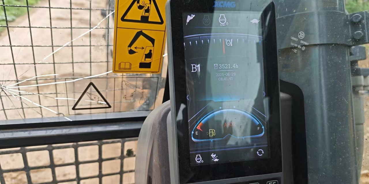 XCMG used crawler hydraulic excavator XE550DK 50ton price - Верижен багер: снимка 4 XCMG used crawler hydraulic excavator XE550DK 50ton price - Верижен багер: снимка 4