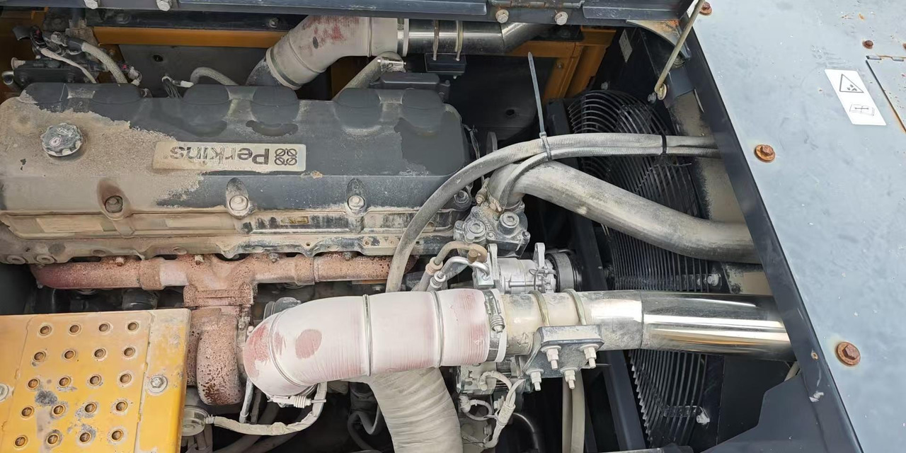 XCMG used crawler hydraulic excavator XE550DK 50ton price - Верижен багер: снимка 5 XCMG used crawler hydraulic excavator XE550DK 50ton price - Верижен багер: снимка 5