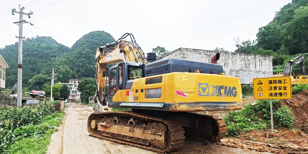 XCMG used crawler hydraulic excavator XE550DK 50ton price - Верижен багер: снимка 2 XCMG used crawler hydraulic excavator XE550DK 50ton price - Верижен багер: снимка 2