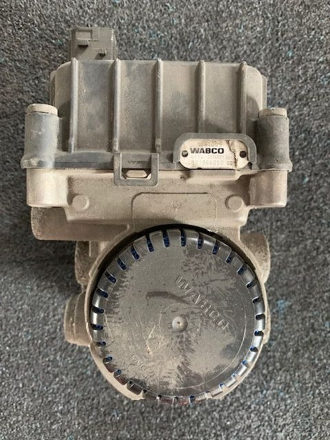 1867005 DAF XF 106 truck - Спирачен клапан за Камион: снимка 1 1867005 DAF XF 106 truck - Спирачен клапан за Камион: снимка 1