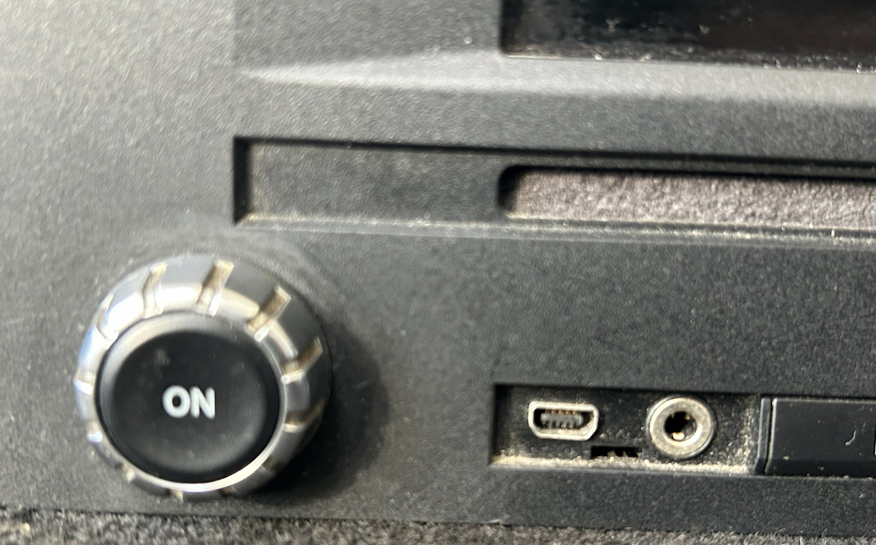 BOSCH RADIO NAVIGATION 7620000236 MERCEDES ACTROS A0004467662 - Кабина и интериор: снимка 3 BOSCH RADIO NAVIGATION 7620000236 MERCEDES ACTROS A0004467662 - Кабина и интериор: снимка 3