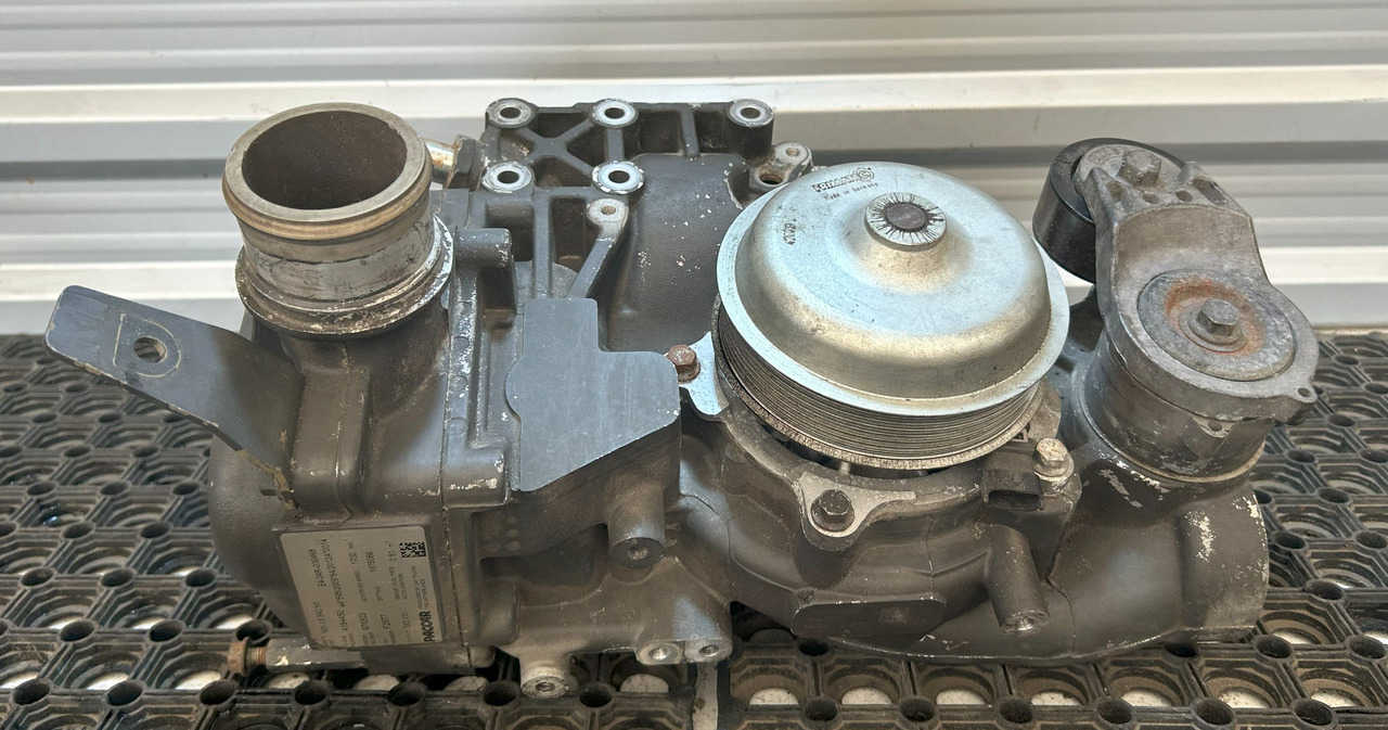 Помпа за охлаждаща течност DAF COOLANT PUMP DAF XF 106: снимка 7
