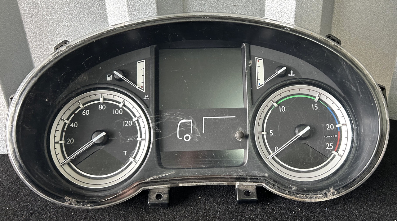 DAF DAF XF 106 CLOCK COUNTER 1952901 - Табло: снимка 1 DAF DAF XF 106 CLOCK COUNTER 1952901 - Табло: снимка 1