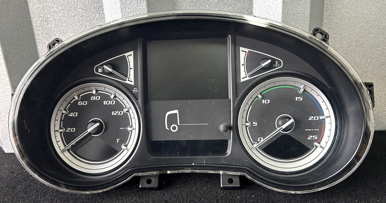 DAF DAF XF 106 CLOCK COUNTER 2134718 - Табло: снимка 1 DAF DAF XF 106 CLOCK COUNTER 2134718 - Табло: снимка 1