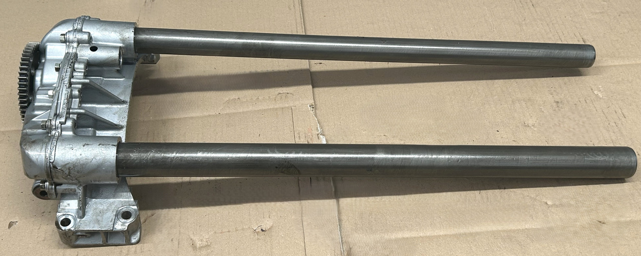 DAF OIL PUMP WITH PIPES DAF XF 106 480 - Маслена помпа: снимка 1 DAF OIL PUMP WITH PIPES DAF XF 106 480 - Маслена помпа: снимка 1