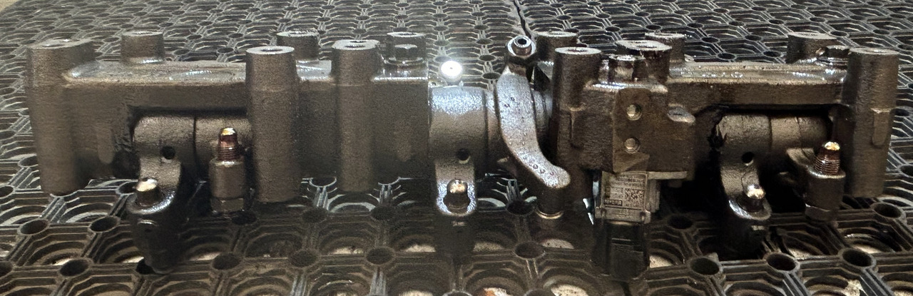 DAF VALVE LEVER ARMS KEYBOARD MX XF 480 - Клапа: снимка 3 DAF VALVE LEVER ARMS KEYBOARD MX XF 480 - Клапа: снимка 3