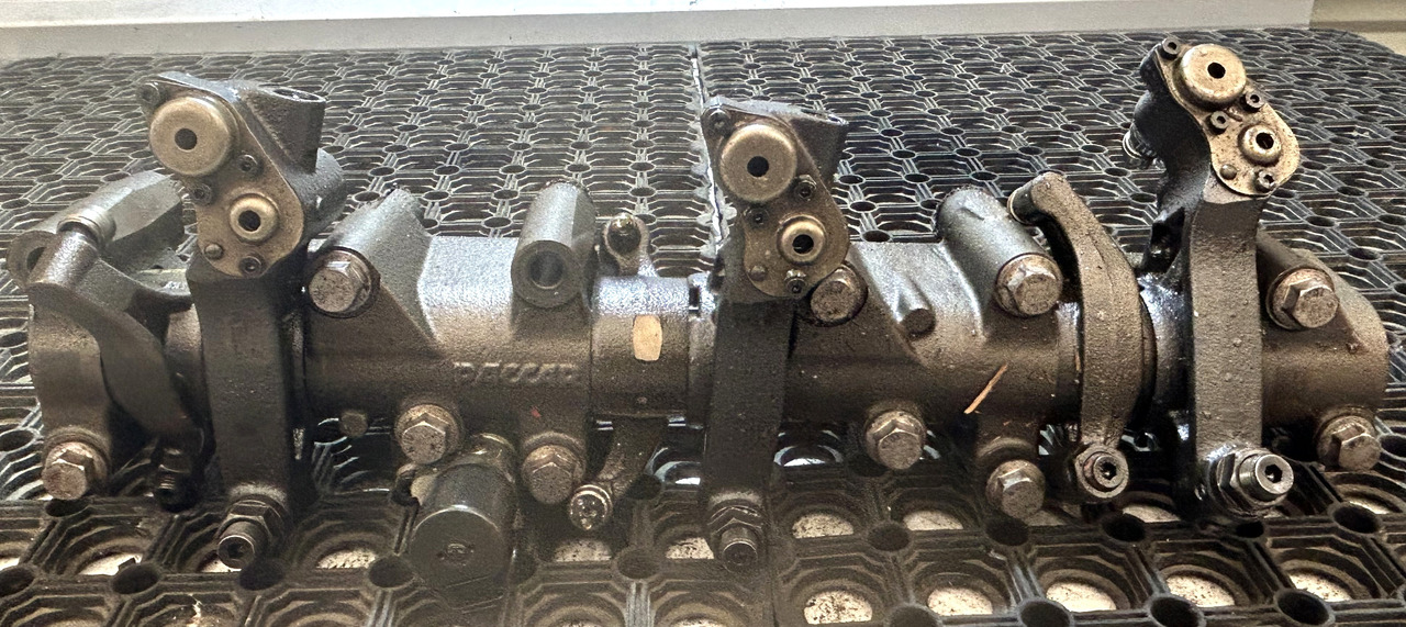 DAF VALVE LEVER ARMS KEYBOARD MX XF 480 - Клапа: снимка 1 DAF VALVE LEVER ARMS KEYBOARD MX XF 480 - Клапа: снимка 1