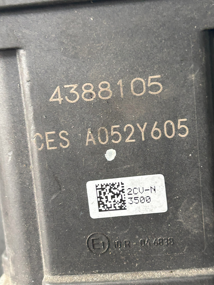 DAF XF 106 480 ADBLUE PUMP 4388105 A052Y605 - Изпускателна система за Камион: снимка 2 DAF XF 106 480 ADBLUE PUMP 4388105 A052Y605 - Изпускателна система за Камион: снимка 2