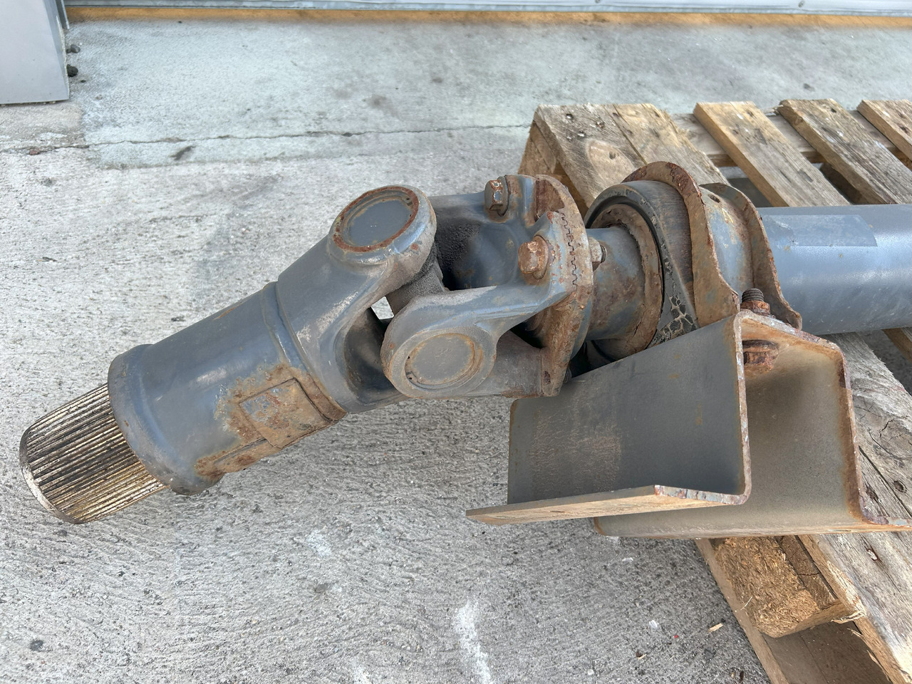 DAF XF 106 480 DRIVE SHAFT - Карданні вали: снимка 2 DAF XF 106 480 DRIVE SHAFT - Карданні вали: снимка 2