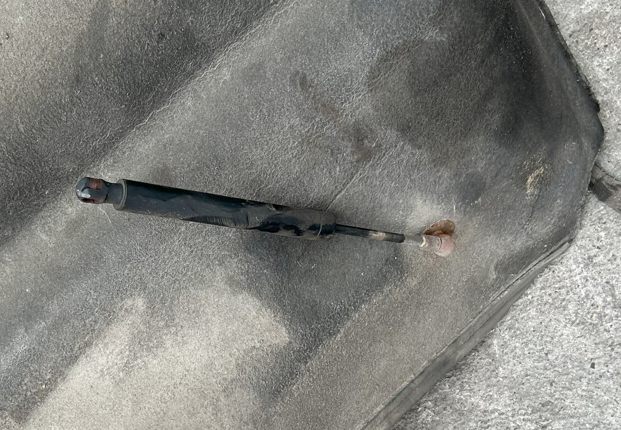 DAF XF 106 480 SOUNDPROOFING ECOLOGY ENGINE - Кабина и интериор: снимка 4 DAF XF 106 480 SOUNDPROOFING ECOLOGY ENGINE - Кабина и интериор: снимка 4