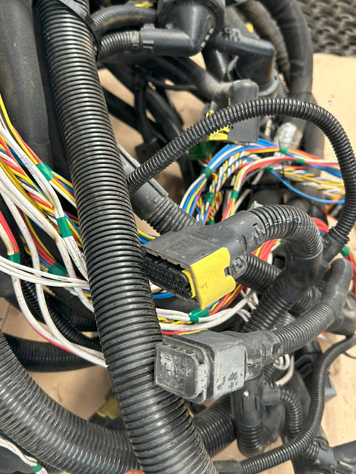 DAF XF 106 CHASSIS MAIN ELECTRICAL HARNESS - Кабели/ Жици: снимка 4 DAF XF 106 CHASSIS MAIN ELECTRICAL HARNESS - Кабели/ Жици: снимка 4
