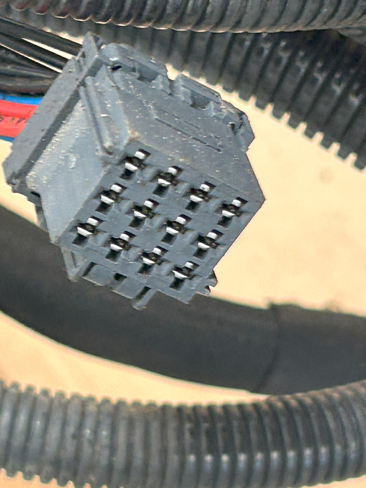 DAF XF 106 ELECTRICAL HARNESS - Кабели/ Жици: снимка 4 DAF XF 106 ELECTRICAL HARNESS - Кабели/ Жици: снимка 4