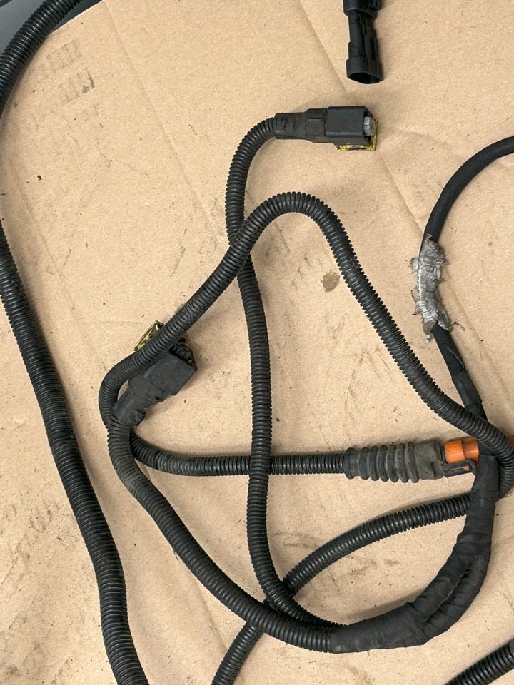 DAF XF 106 TRAILER SOCKET ELECTRICAL HARNESS - Кабели/ Жици: снимка 4 DAF XF 106 TRAILER SOCKET ELECTRICAL HARNESS - Кабели/ Жици: снимка 4