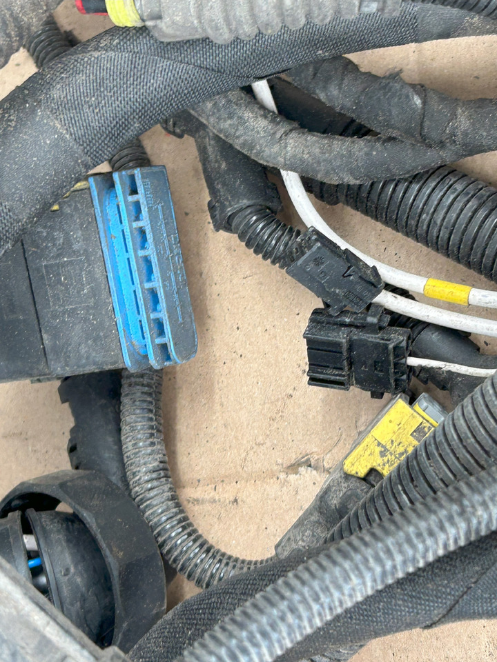 DAF XF 106 TRAILER SOCKET ELECTRICAL HARNESS - Кабели/ Жици: снимка 4 DAF XF 106 TRAILER SOCKET ELECTRICAL HARNESS - Кабели/ Жици: снимка 4