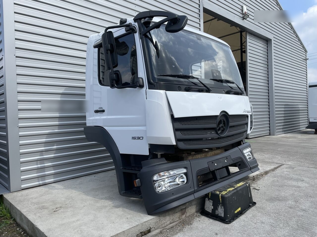 FRONT BUMPER COMPLETE EXTRA COST 700EU Mercedes-Benz ATEGO Euro 6 Mercedes-Benz 1523 L, 1524 L, 1527 L, 1530 - Кабина за Камион: снимка 2 FRONT BUMPER COMPLETE EXTRA COST 700EU Mercedes-Benz ATEGO Euro 6 Mercedes-Benz 1523 L, 1524 L, 1527 L, 1530 - Кабина за Камион: снимка 2