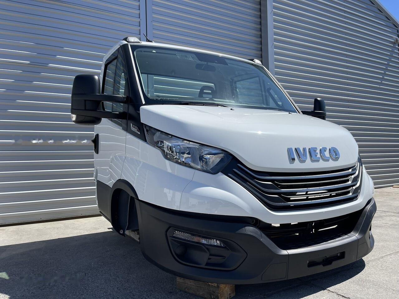 IVECO DAILY VII 72-210 for IVECO DAILY 75-210 - Кабина: снимка 1 IVECO DAILY VII 72-210 for IVECO DAILY 75-210 - Кабина: снимка 1