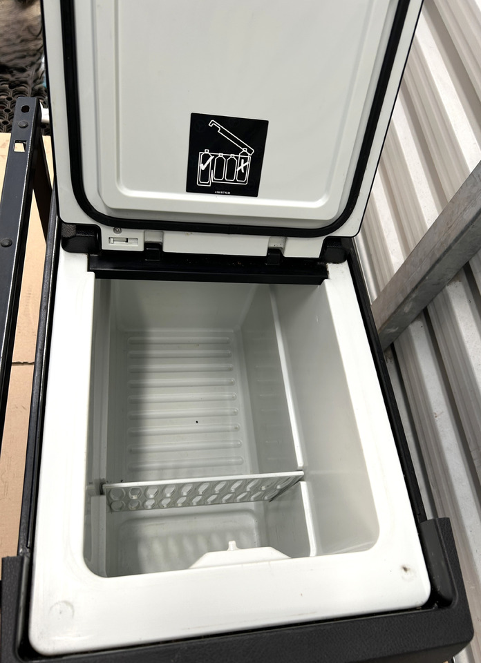 MERCEDES ACTROS MP4 REFRIGERATOR - Универсална част: снимка 3 MERCEDES ACTROS MP4 REFRIGERATOR - Универсална част: снимка 3