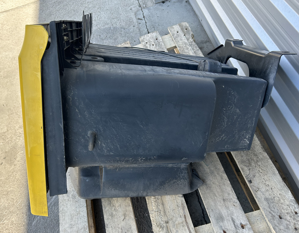 MERCEDES ACTROS MP5 STORAGE COMPARTMENT EXTENSION OF THE STEPS LEFT - Универсална част: снимка 3 MERCEDES ACTROS MP5 STORAGE COMPARTMENT EXTENSION OF THE STEPS LEFT - Универсална част: снимка 3