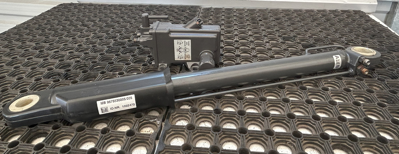 MERCEDES ATEGO CABIN LIFTING ACTUATOR + PUMP - Окачване на кабината: снимка 1 MERCEDES ATEGO CABIN LIFTING ACTUATOR + PUMP - Окачване на кабината: снимка 1