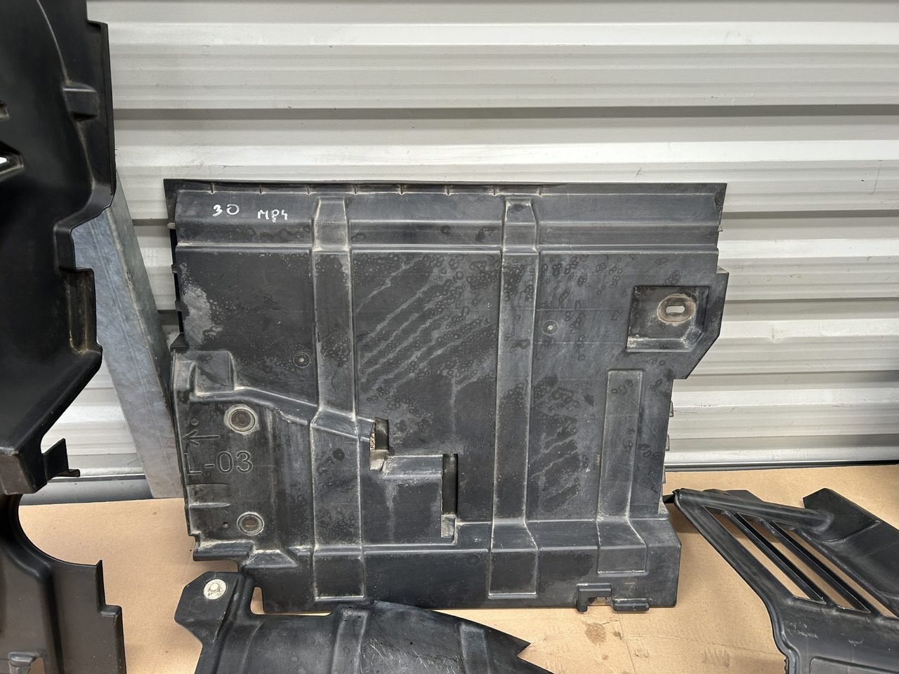 MERCEDES-BENZ ACTROS MP4 BIGSPACE ENGINE SOUNDPROOFING COVER KIT - Каросерия и екстериор за Камион: снимка 3 MERCEDES-BENZ ACTROS MP4 BIGSPACE ENGINE SOUNDPROOFING COVER KIT - Каросерия и екстериор за Камион: снимка 3