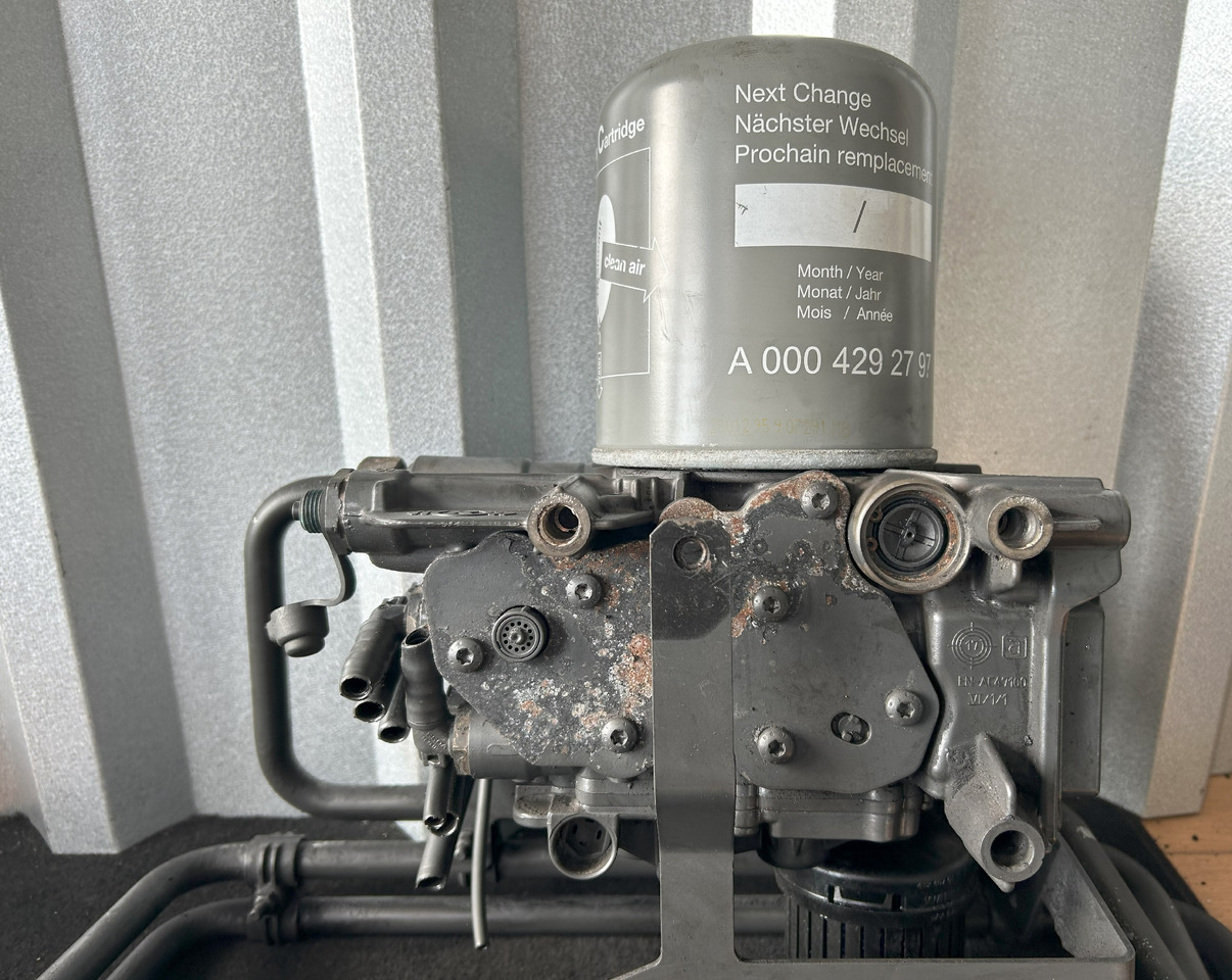 MERCEDES-BENZ ACTROS MP4 EAPU AIR DRYER WITH COIL - Части на спирачната система за Камион: снимка 2 MERCEDES-BENZ ACTROS MP4 EAPU AIR DRYER WITH COIL - Части на спирачната система за Камион: снимка 2