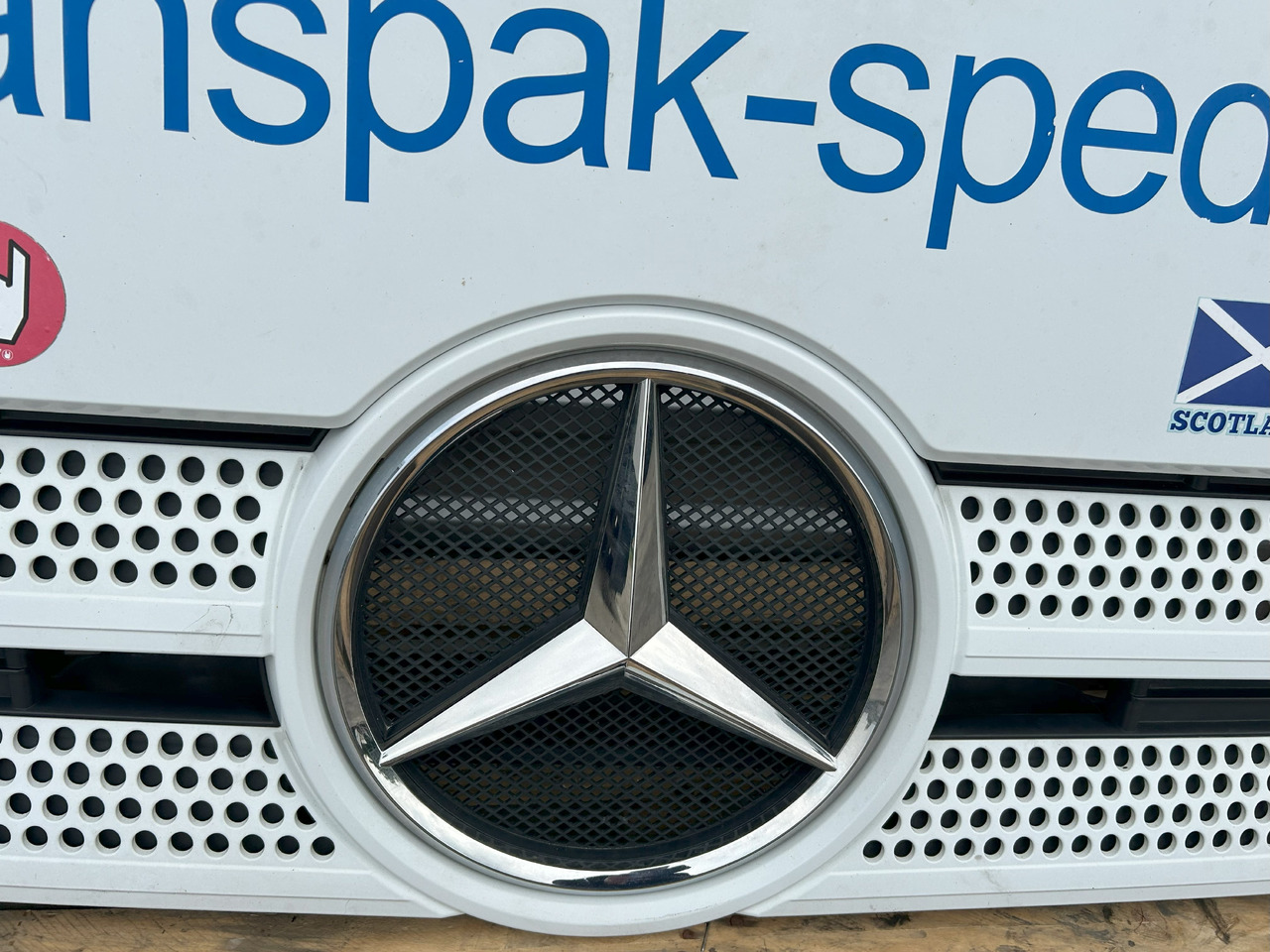 MERCEDES-BENZ ACTROS MP4 FRONT PANEL COMPLETE HOOD AND GRILL - Каросерия и екстериор: снимка 5 MERCEDES-BENZ ACTROS MP4 FRONT PANEL COMPLETE HOOD AND GRILL - Каросерия и екстериор: снимка 5