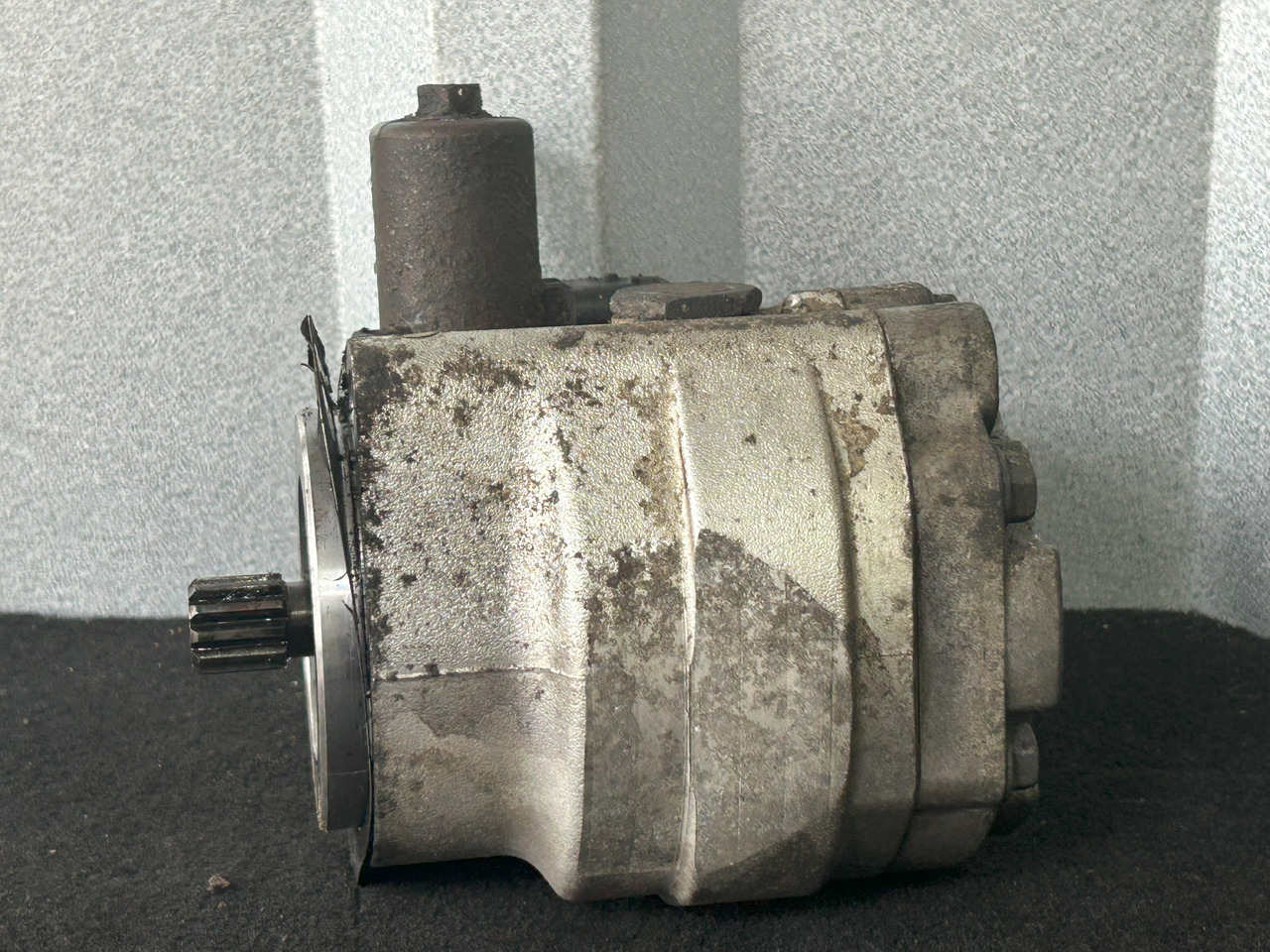 MERCEDES-BENZ ACTROS MP4 POWER STEERING PUMP - Помпа на хидроусилвателя за Камион: снимка 2 MERCEDES-BENZ ACTROS MP4 POWER STEERING PUMP - Помпа на хидроусилвателя за Камион: снимка 2
